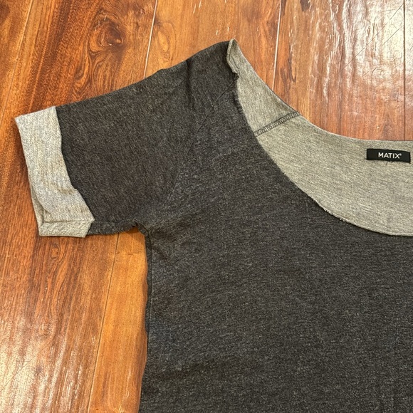 Gray T-shirt - Picture 2 of 4